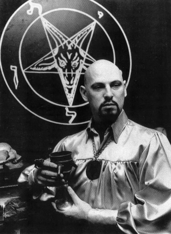 LaVey 1 - Inicio Biblia Satanica